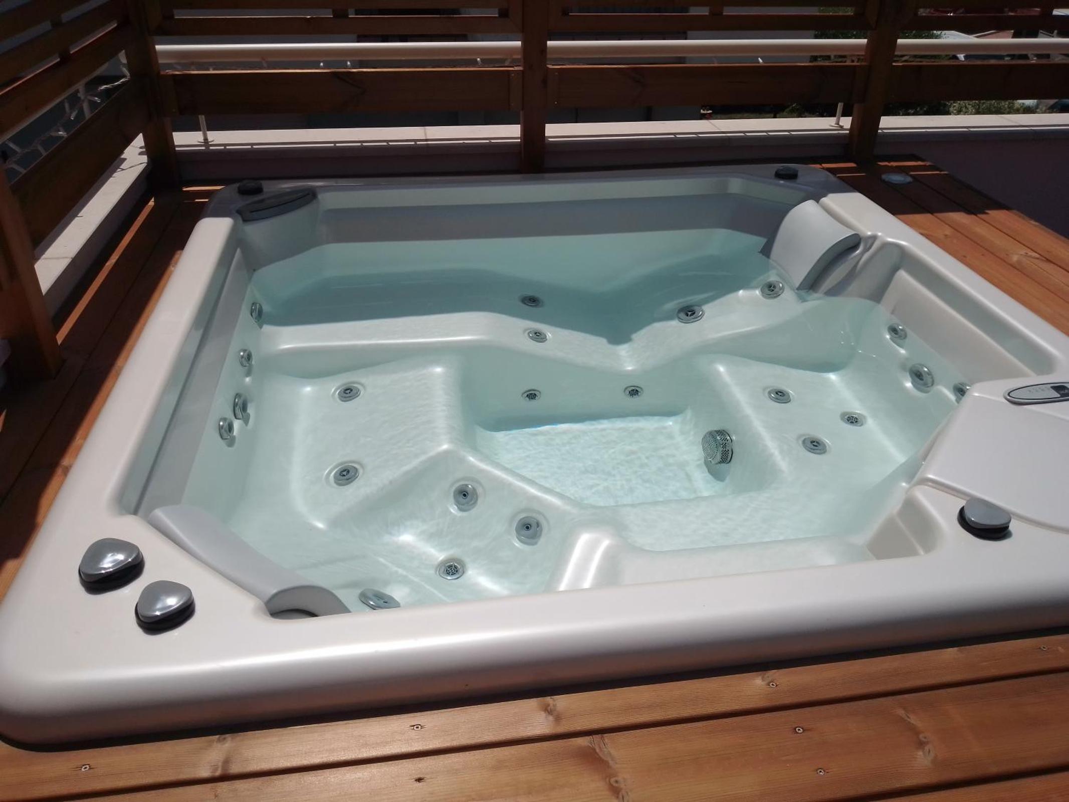 Jacuzzi · dettaglio